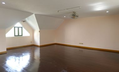 295 sq.m. townhouse of 5 bedrooms, for rent in Emerald Estate-Cebu City @ P50k/month