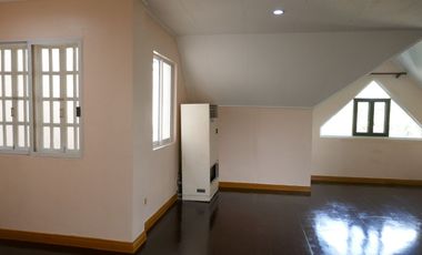 295 sq.m. townhouse of 5 bedrooms, for rent in Emerald Estate-Cebu City @ P50k/month