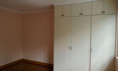 295 sq.m. townhouse of 5 bedrooms, for rent in Emerald Estate-Cebu City @ P50k/month