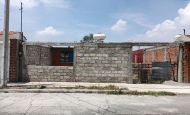 CASA EN VENTA, CON AMPLIO PATIO, VILLAS DE ZUMPANGO.