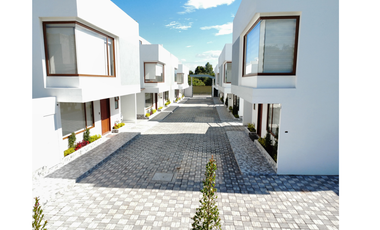 Casa de venta en Conjunto Residencial SAN MARTÍN, Tumbaco calle Gonzalo Pizarro y Las Minas. Barrio Santa Rosa, sector Las Cuatro Esquinas vía a Colla