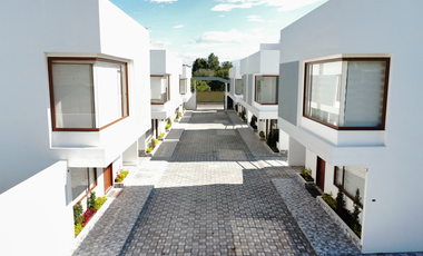 Casa de venta en Conjunto Residencial SAN MARTÍN, Tumbaco calle Gonzalo Pizarro y Las Minas. Barrio Santa Rosa, sector Las Cuatro Esquinas vía a Colla