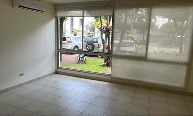 Alquilo departamento en planta baja - Urbanización Bellagio - Samborondon