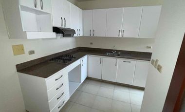 Alquilo departamento en planta baja - Urbanización Bellagio - Samborondon
