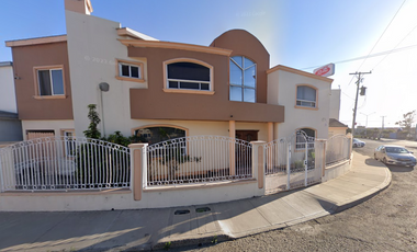 SE REMATA HERMOSA CASA EN PASEO DE LOS SAUCES LOMA DORADA ENSENADA EN $3´895,000 PESOS