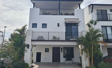 Venta casa en Torre de Piedra El Salitre