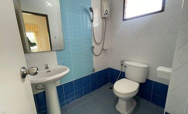 Quick sale for a covid price!! Quality house located in local community area near local freash market, convenience store, temple and hospital located