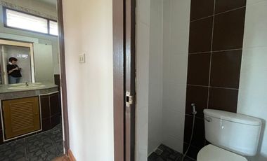 Quick sale for a covid price!! Quality house located in local community area near local freash market, convenience store, temple and hospital located