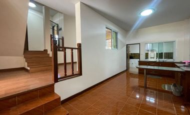 Quick sale for a covid price!! Quality house located in local community area near local freash market, convenience store, temple and hospital located