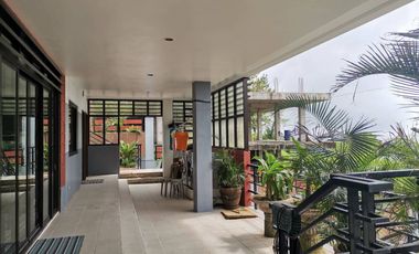 3 Storey House and Lot with Fantastic View of the Mountains