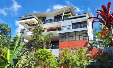 3 Storey House and Lot with Fantastic View of the Mountains