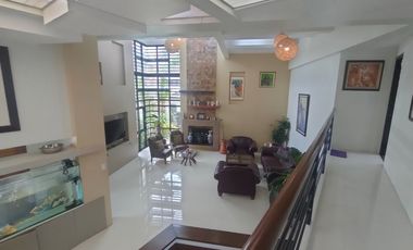 3 Storey House and Lot with Fantastic View of the Mountains