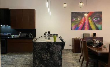 Casa en venta con Alberca en Fracc. Privado El Secreto