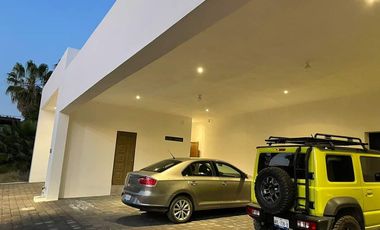 Casa en venta con Alberca en Fracc. Privado El Secreto