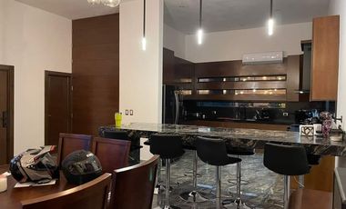 Casa en venta con Alberca en Fracc. Privado El Secreto