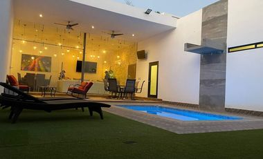 Casa en venta con Alberca en Fracc. Privado El Secreto