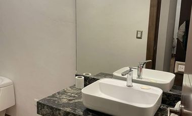 Casa en venta con Alberca en Fracc. Privado El Secreto