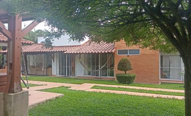 CASA CAMPESTRE EN ALQUILER