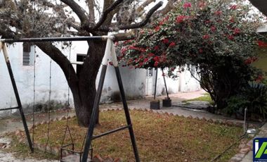 2 Casas con Terreno, Colonia Céspedes, Frente Al Hospital General, en Pachuca, Hgo.