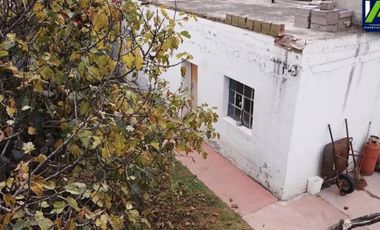 2 Casas con Terreno, Colonia Céspedes, Frente Al Hospital General, en Pachuca, Hgo.