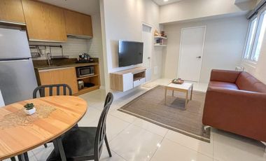 For Rent High End Condo Unit in Madison Parkwest BGC 1 BR with Balcony 45 sqm