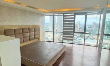 Astoria Plaza 3BR Three Bedroom Condo with 1 Parking near Estancia and Capitol Commons FOR SALE UC003
