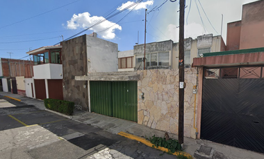 CASA EN PRIVADA. EXCELENTE UBICACIÓN. GRAN OPORTUNIDAD.