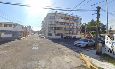 CASA EN PRIVADA. EXCELENTE UBICACIÓN. GRAN OPORTUNIDAD.