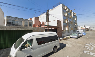 CASA EN PRIVADA. EXCELENTE UBICACIÓN. GRAN OPORTUNIDAD.