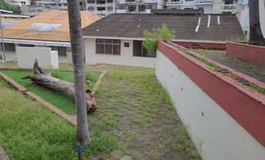 Casa de alquiler en Urdesa Central