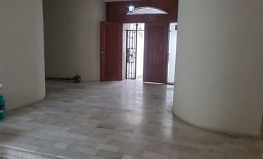 Casa de alquiler en Urdesa Central