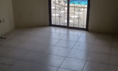 Casa de alquiler en Urdesa Central
