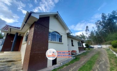 Amplia casa con área verde de venta, Sector vía Cuenca - Azogues C1289