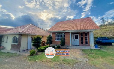 Amplia casa con área verde de venta, Sector vía Cuenca - Azogues C1289
