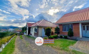 Amplia casa con área verde de venta, Sector vía Cuenca - Azogues C1289