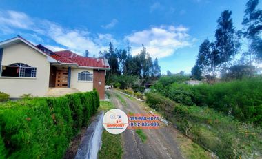 Amplia casa con área verde de venta, Sector vía Cuenca - Azogues C1289
