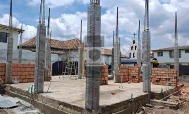 VENTA CASA DE UN PISO CON LOTE