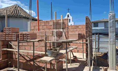 VENTA CASA DE UN PISO CON LOTE