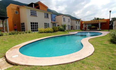 CASA CON ALBERCA EN SENDEROS DEL LAGO EN EL CONDOMINIO ESTRELLA