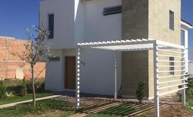 CASA EN VENTA RESIDENCIAL LAS PLAZAS AL NORTE DE AGUASCALIENTES (MONY)