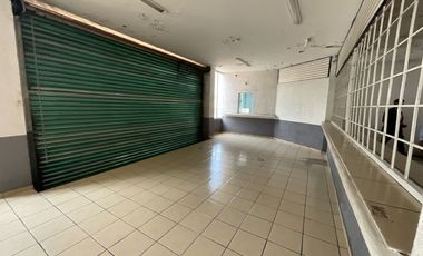 Bodega en renta 35 metros de frete sobre av. I Madero Poniente salida Quiroga