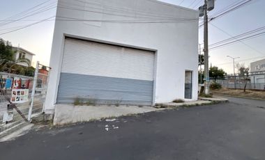 Bodega en renta 35 metros de frete sobre av. I Madero Poniente salida Quiroga