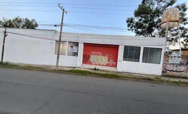 Bodega en renta 35 metros de frete sobre av. I Madero Poniente salida Quiroga