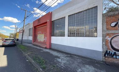 Bodega en renta 35 metros de frete sobre av. I Madero Poniente salida Quiroga