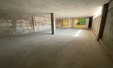 Bodega en renta 35 metros de frete sobre av. I Madero Poniente salida Quiroga