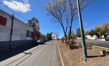 Bodega en renta 35 metros de frete sobre av. I Madero Poniente salida Quiroga