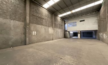 Bodega en renta 35 metros de frete sobre av. I Madero Poniente salida Quiroga