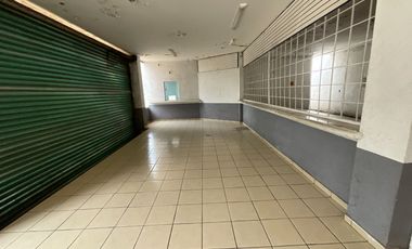 Bodega en renta 35 metros de frete sobre av. I Madero Poniente salida Quiroga