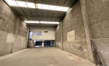 Bodega en renta 35 metros de frete sobre av. I Madero Poniente salida Quiroga