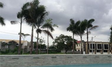 The 3 Bedroom Townhouse with parking for Sale near Alabang Area